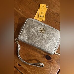 Authentic Tory Burch Wristlet Wallet